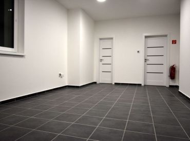 Výhradne Predaj obchodno - kancelárskeho priestoru Priekopa