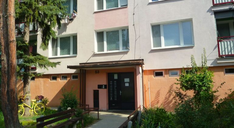 2 izbový byt na predaj, Lučenec, s loggiou, kumbálom a výťahom!