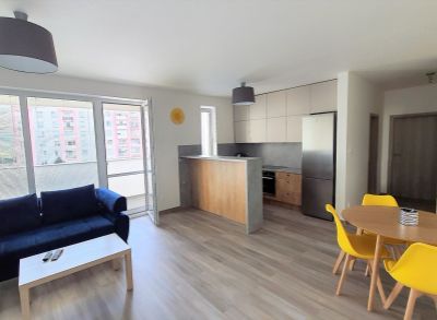 REZERVOVANÉ -  Zariadený 2 izbový byt s balkónom v novostavbe  na sídl. SNP