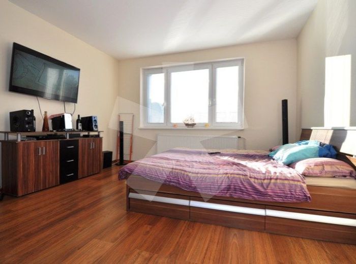 PREDANÉ - STARHRADSKÁ, 4-i byt, 83 m2 - rekonštrukcia, NAJZELENŠIA ČASŤ PETRŽALKY priamo PRI LESE, obľúbenom CHORVÁTSKOM RAMENE a JAZERÁCH