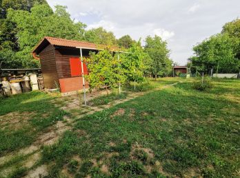 Exluzívne chata so súpisným číslom v rekreačnej oblasti Bankov