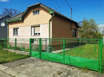Na predaj 2 izbový dom v meste Sečovce len 30 km od KE