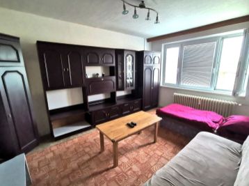 Ponúkam na predaj veľký (51 m2),  2 i byt na ul. Narcisová
