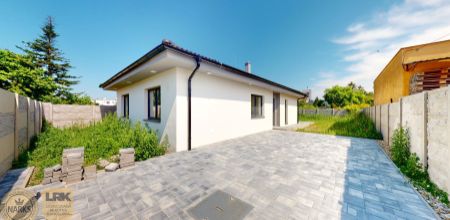 Novostavba 4-izbového rodinného domu so slnečným pozemkom a možnosťou dokončenia do štandardu - Orechová Potôň