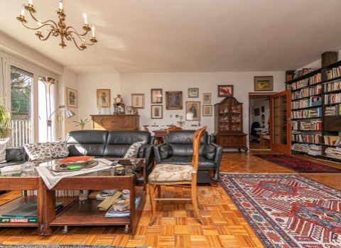 Bývanie pri Slavíne... Priestranný 3-izbový (ev. 4-izbový) byt 112 m² s 3 balkónmi a garážou, výhľad na Hrad
