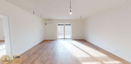 Kompletne zrekonštruovaný 3-izbový byt (96 m²) v prevedení štandard s terasou a dvomi parkovacími miestami v obci Bobot