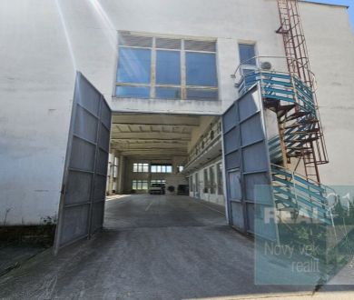 Exkluzívne u nás. Ponúkame na prenájom výrobno - skladovú halu v Považskej Bystrici, mestskej časti Zakvašov.