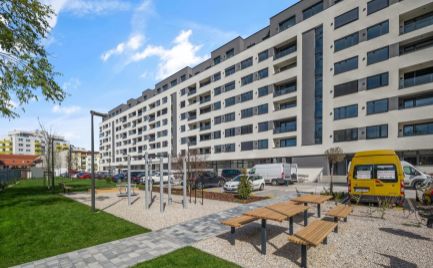 NADŠTANDARDNÝ KOMPLETNE ZARIADENÝ 3 IZBOVÝ BYT S LOGGIOU A PARKOVACÍM MIESTOM, NOVOSTAVBA 2023, NA ULICI BAZOVÁ, NA SKOK DO CENTRA MESTA