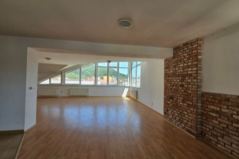 KANCELÁRSKO-OBCHODNÝ PRIESTOR NA PRENÁJOM V CENTRE MESTA