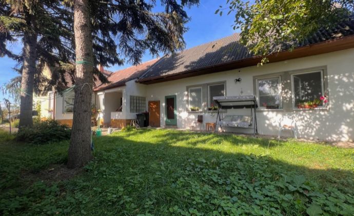 Predaj- starší 5- izb. rodinný dom (2 samost. bytové jednotky) s pekným pozemkom (858 m2) v intraviláne malebnej obce Deutsch Jahrndorf (20 km od Bratislavy), Rakúsko- Burgenland