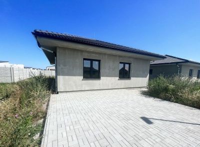 4-izbový rodinný dom s terasou, parkovacími miestami a možnosťou výberu farby fasády