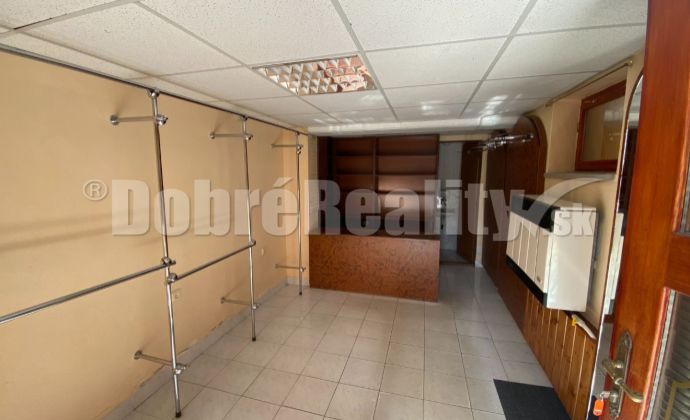 Na prenájom komerčný priestor na obchod alebo na iné podnikanie v centre Rimavskej Soboty