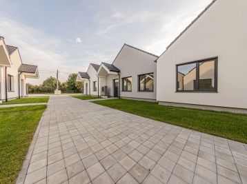Predaj 4 izb. bungalovu - holodom, v združenej zástavbe + pozemok + 2x parkovacie miesto v cene, už od 179.900,- € !!!  + BÓNUSOVÁ PONUKA! Blahová