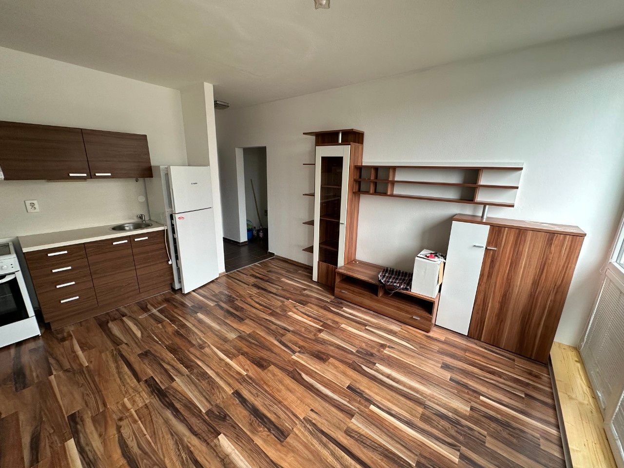 Ponúkame 2 izbový byt na Závodnej ulici v časti Podunajské Biskupice