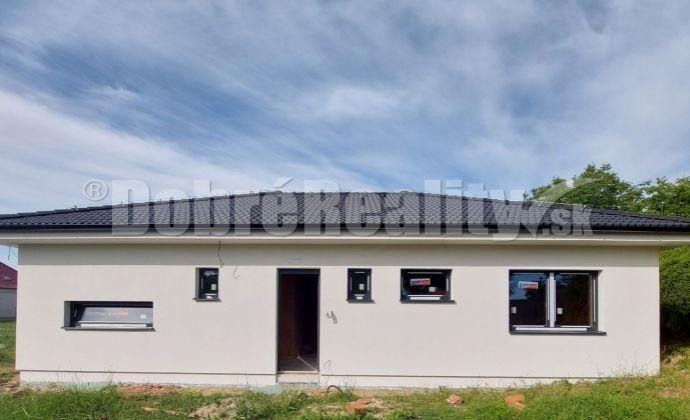 Novostavba rodinného domu - bungalov, na predaj v obci Semerovo !