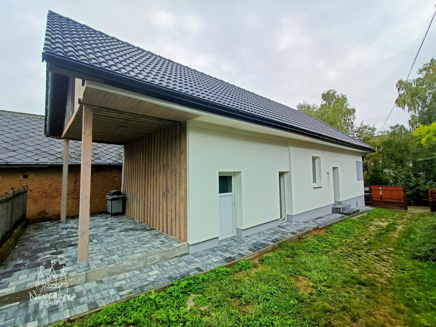 NEWCASTLE⏐Na predaj nový 2 izbový (+ možnosť ďalších izieb na podkroví) rodinný dom v obci Diviakoch nad Nitricou