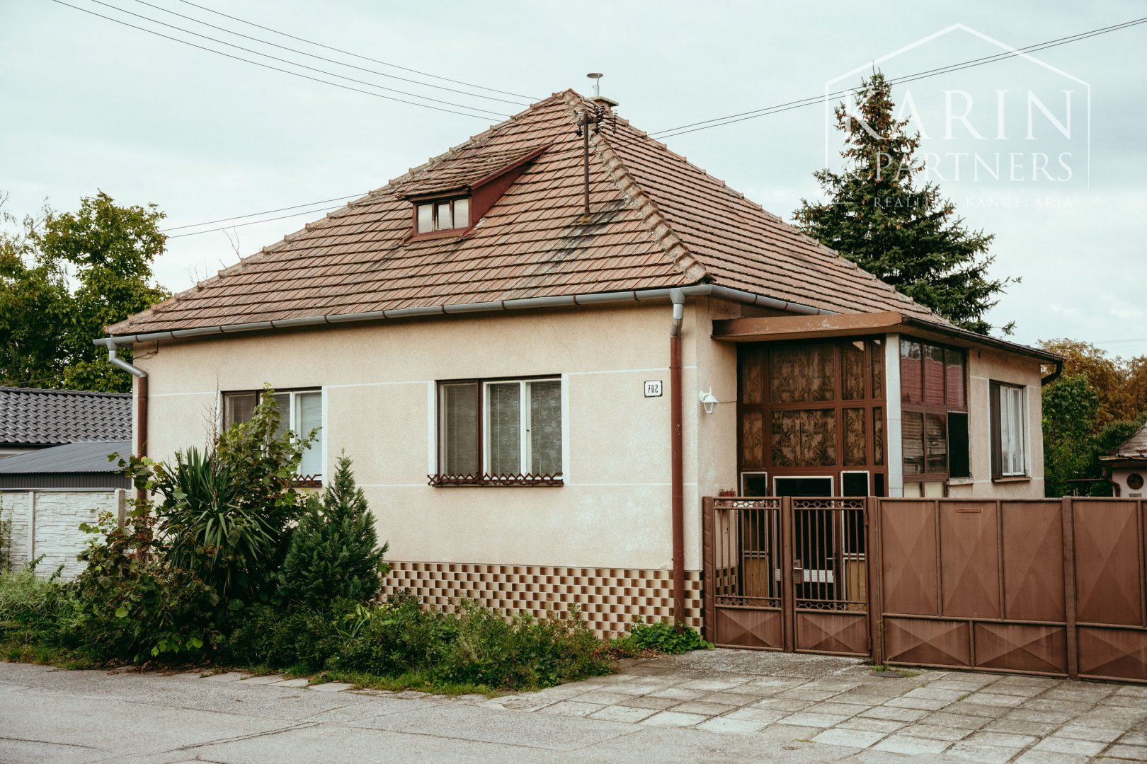NA PREDAJ: 3 izbový rodinný dom s garážou v meste Šaštín - Stráže