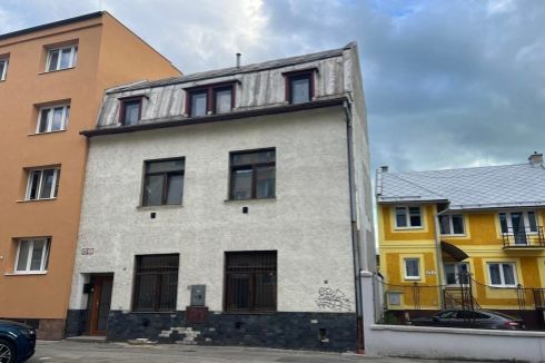 Dom v uličnej zástavbe na M.R. Štefánika