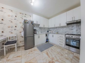 PREDAJ 3IZB. BYTU S LOGGIOU O ROZLOHE 61,53,15M2 + PIVNICA (3,73M2), ŠKOLSKÁ ULICA, ZLATÉ KLASY