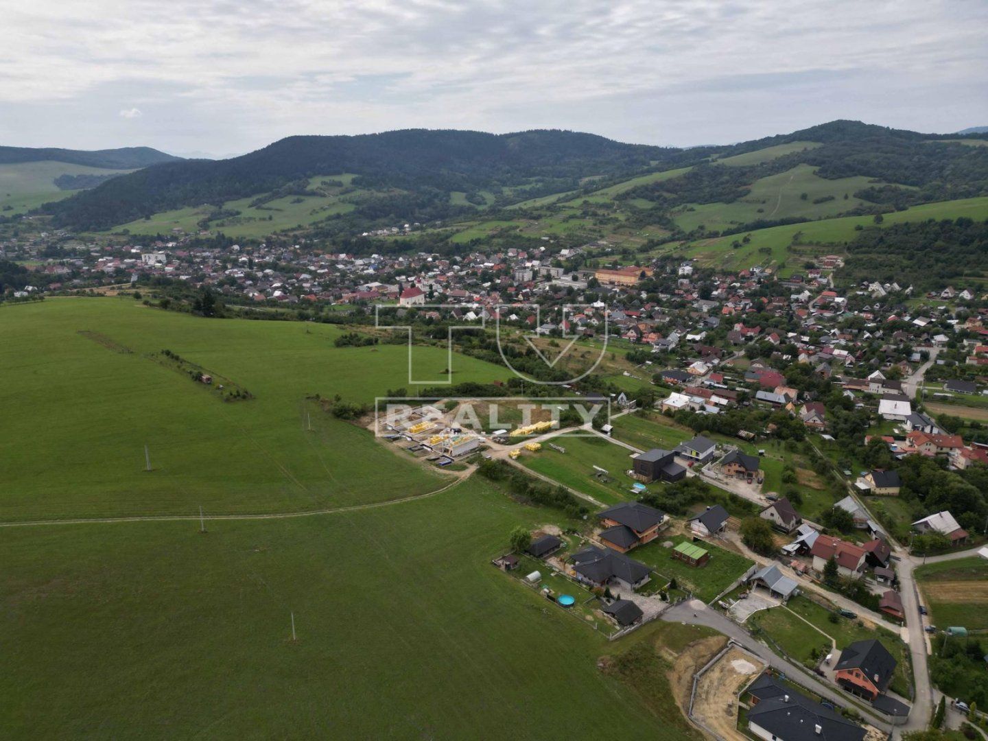 MODERNÝ RODINNÝ DOM dom 5KK v obci Papradno pri Považskej Bystrici.