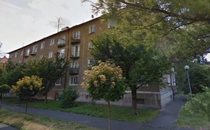 TOP PONUKA !!!  2 izbový tehlový byt s balkónom 60 m2, centrum – Banská Bystrica – kompletná rekonštrukcia -  cena  - 150 000€