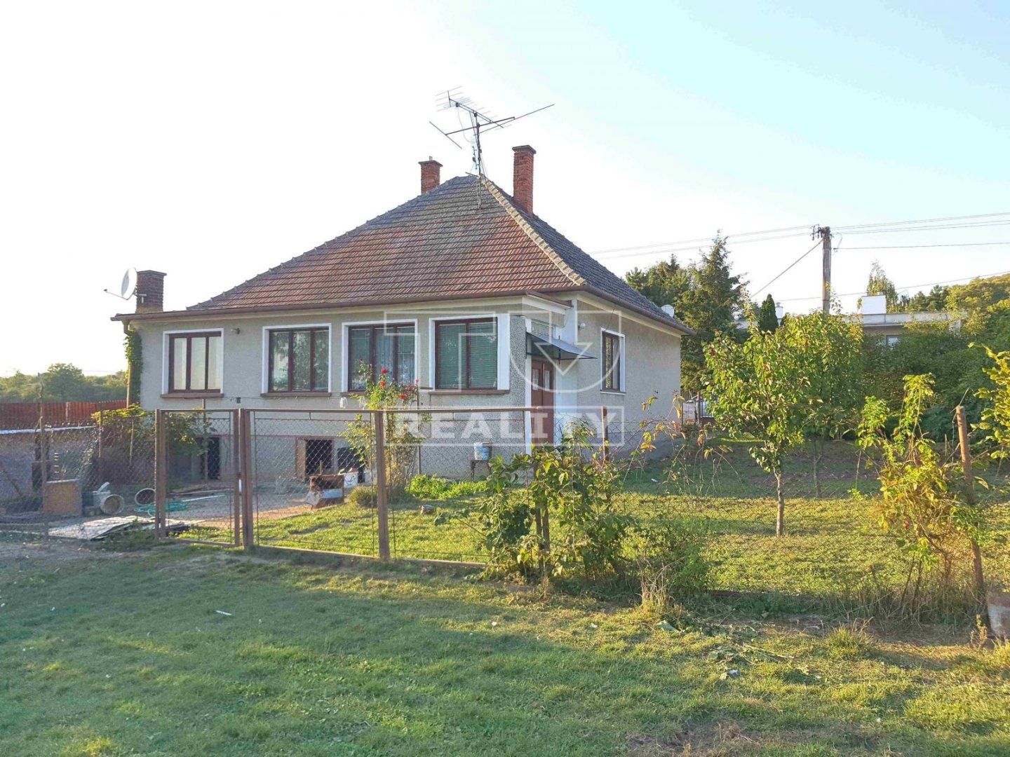 Na predaj  3 izbový rodinný dom postavený na krásnom pozemku 1900 m2 v tichej časti obce Nitrianska Blatnica