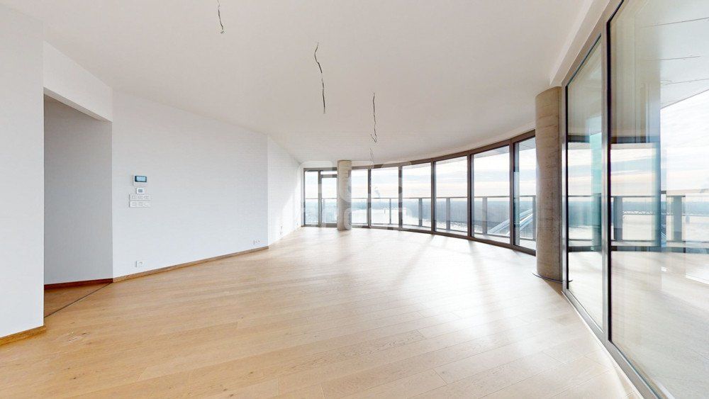 PREDAJ, 4 IZBOVÝ APARTMÁN S 3 TERASAMI, EUROVEA TOWER, BA – STARÉ MESTO