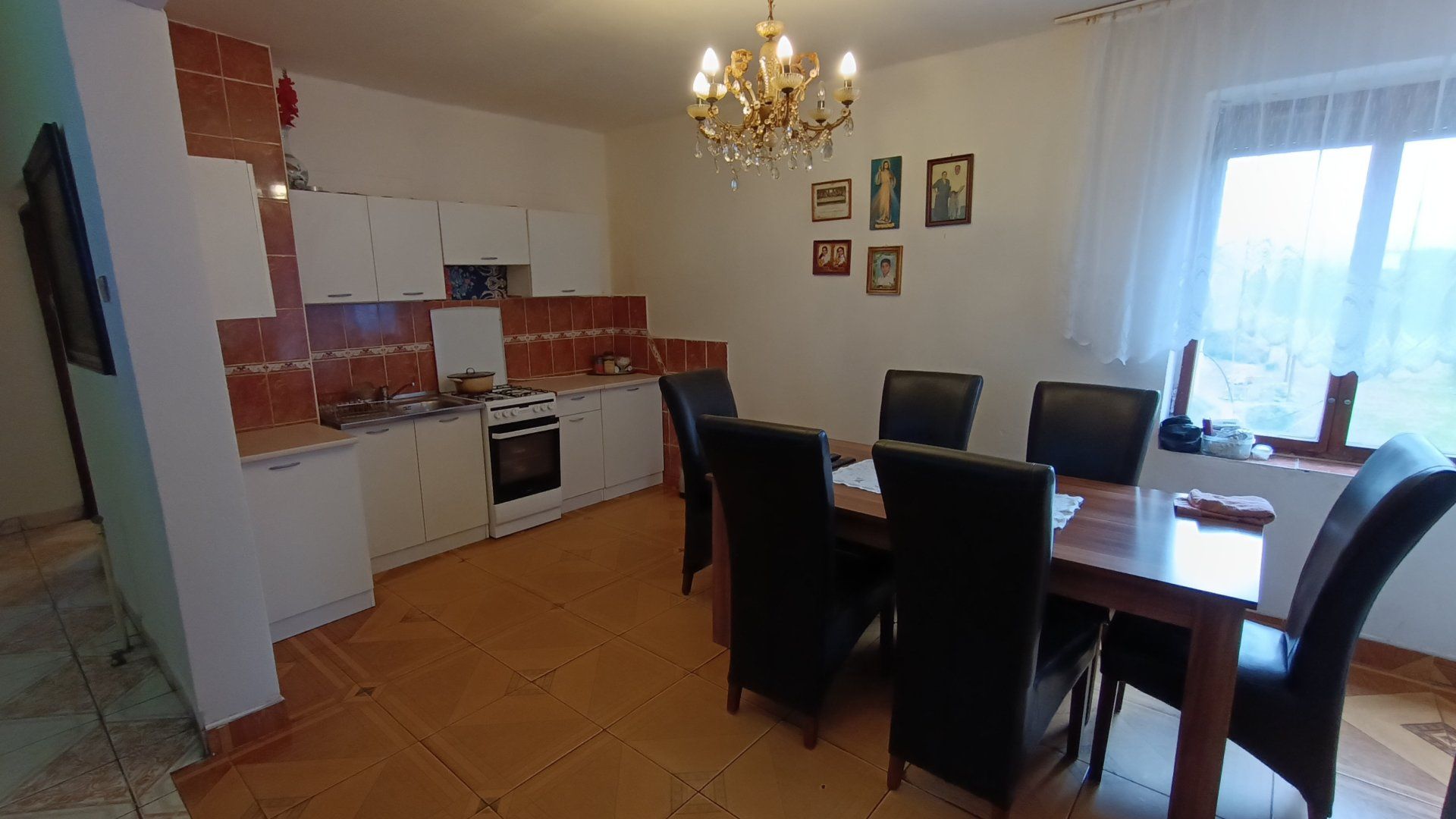 Skvelá cena!Na predaj rodinný dom Jelšovce a tri apartmány