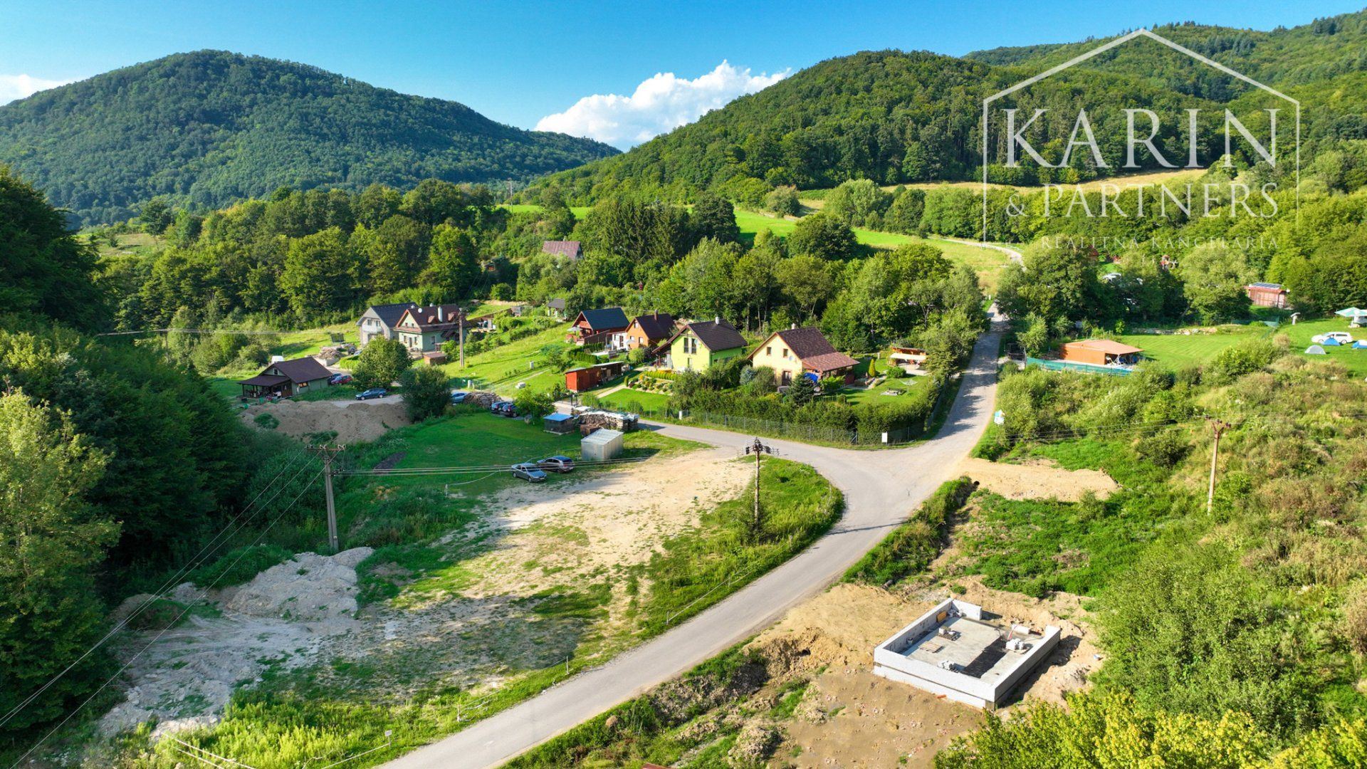 Dvojpodlažný rodinný / rekreačný dom vo výstavbe, 400m od jazera Banský Studenec – Banská Štiavnica