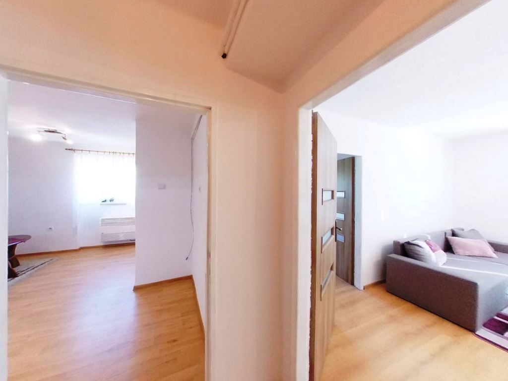 Na predaj 3 izbový, tehlový byt s balkónom, Krompachy - 9