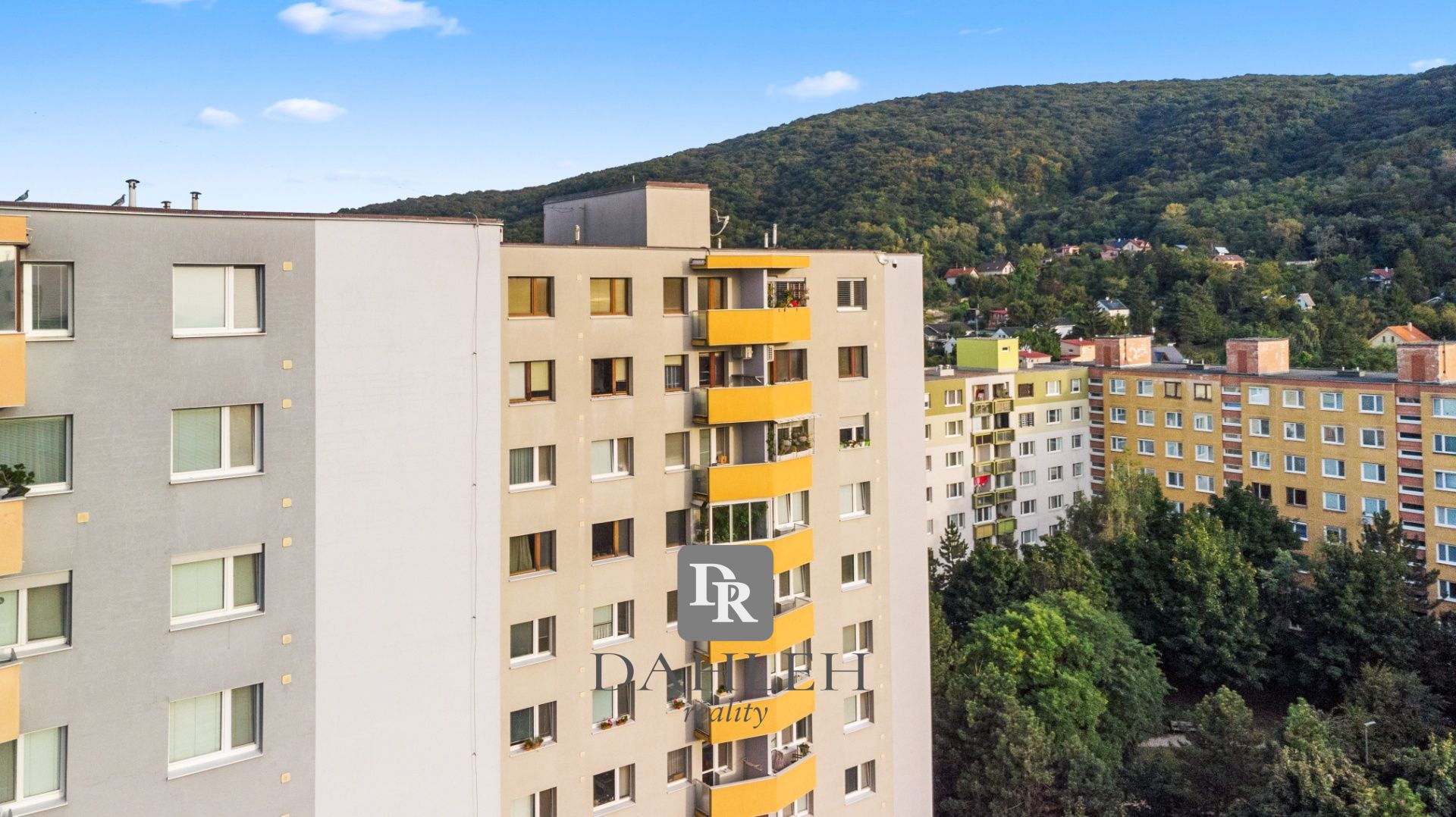 Na predaj 4 - izbový byt s loggiou v kľudnom prostredí Bratislava - Devínska Nová Ves