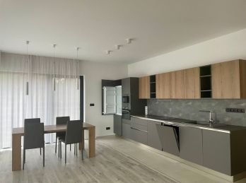 BA I. Staré mesto - 4 izbový nadštandartný byt pri Horskom parku