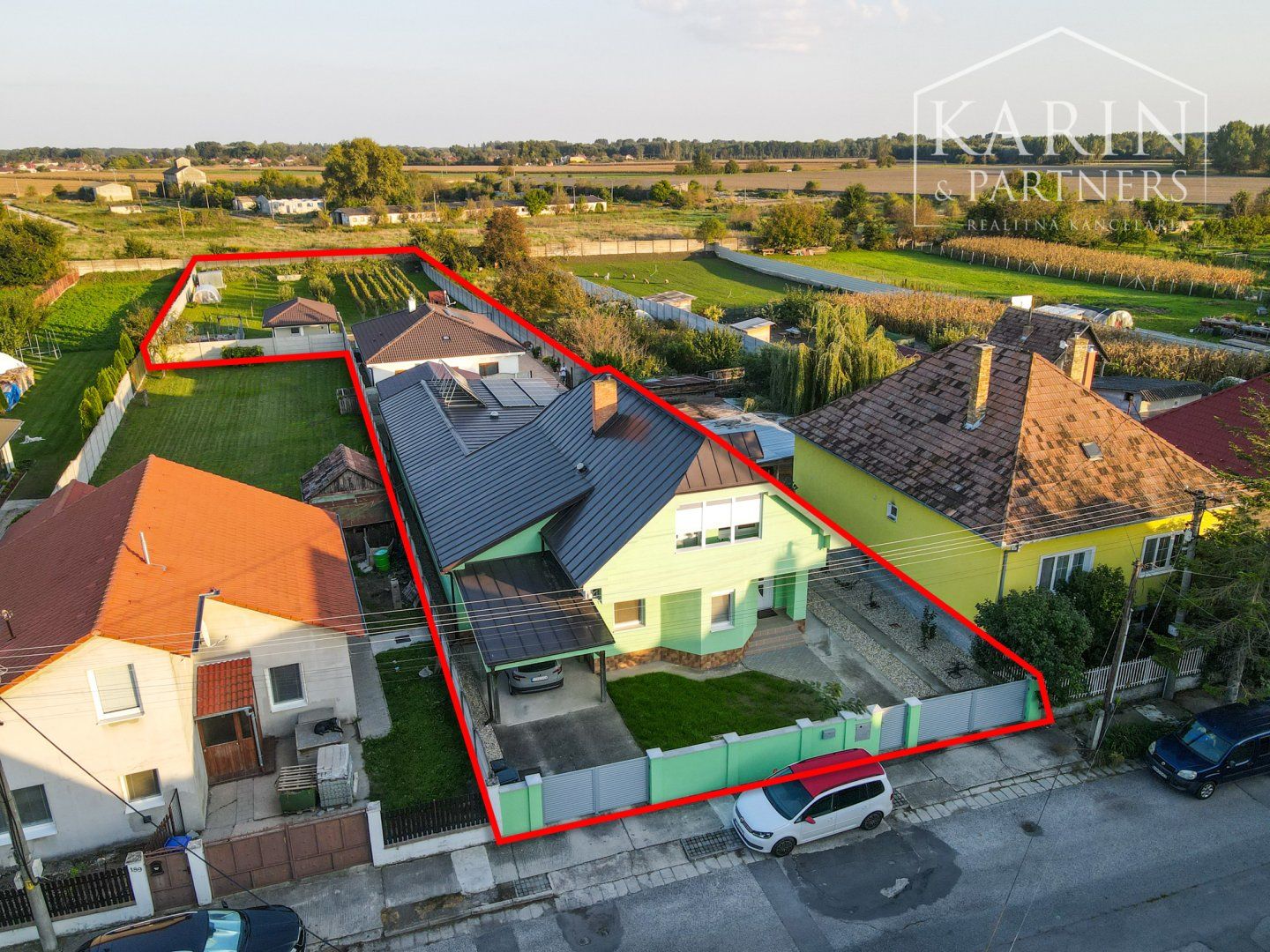 Moderná rodinná usadlosť na bývanie aj podnikanie, iba 9 km od Dunajskej Stredy - obec Padáň