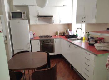 PREDAJ SYMPATICKÉHO, PREVAŽNE ZARIADENÉHO 1 IZB. BYTU O ROZLOHE 43,52M2, BRATISLAVA- LEGIONÁRSKA ULICA
