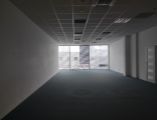 Obchodno-administratívny priestor vo Vienna Gate na Kopčianskej ulici s výhľadom na ŽST Petržalka, 100m2