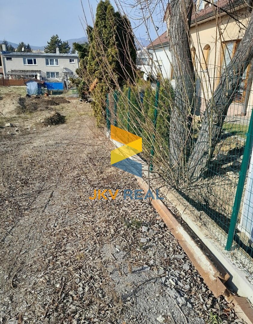 JKV REAL Ponúka na predaj pozemok určený na budúcu výstavbu rodinných domov v Prievidzi časť Necpaly