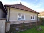 IHNEĎ VOĽNÝ; Priestranný zariadený 3 izb. rodinný dom v Bučanoch na predaj