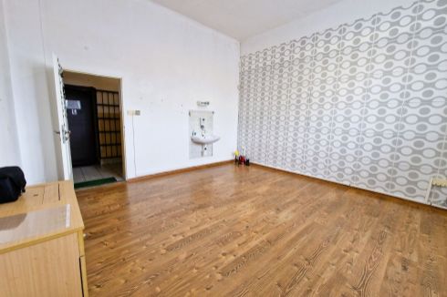 Kancelária | Obchodný priestor s umývadlom