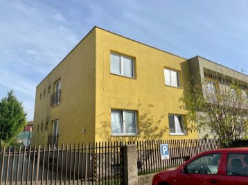 BA II. Na prenájom samostatne poschodie rodinného domu vhodný pre menšiu firmu, prípadne ubytovanie 6-8 osôb