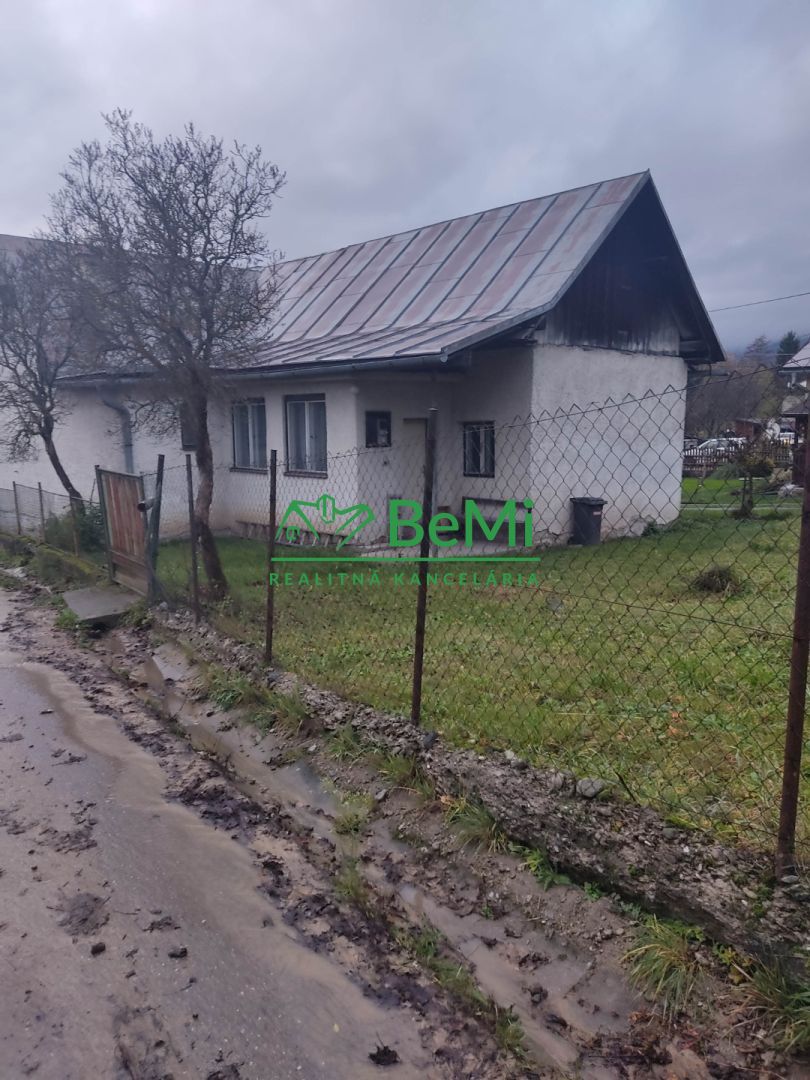 Pozemok so starším RD v obci Štiavnik, 1297m2  058-12-PEMOa