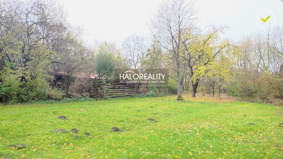 HALO reality - Predaj, pozemok pre rodinný dom   835 m2 Oslany, výhodná poloha - EXKLUZÍVNE HALO REALITY