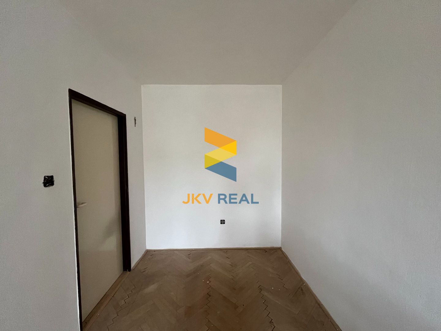 JKV REAL pripravujeme predaj 2 a 1 / 2 izbový byt byt Šumperskej ulici v Prievidzi