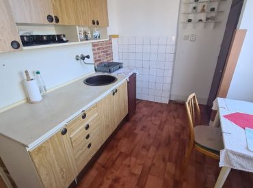 2 izbový byt, Valaská, výborná lokalita - NA PREDAJ