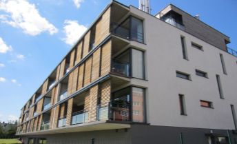 3-izbový zariadený byt na Zlatej Nohe s balkónom, klimatizácia, bazén, sauna, možnosť zakúpenia parkovania