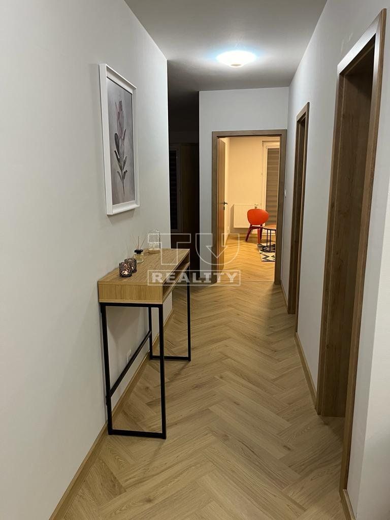 Na prenájom 3 izbový byt s garážovým státím v novostavbe v centre mesta Poprad.