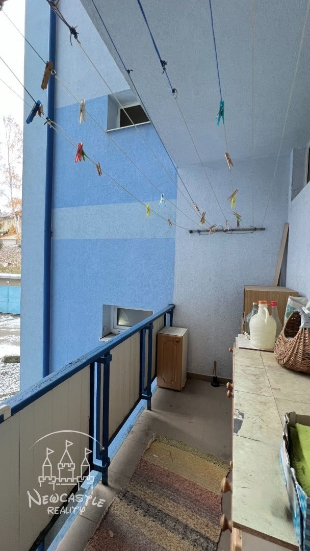 NEWCASTLE⏐PREDAJ 3 izbový byt na ul. Dolná v Kremnici (60m2) + 2 balkóny