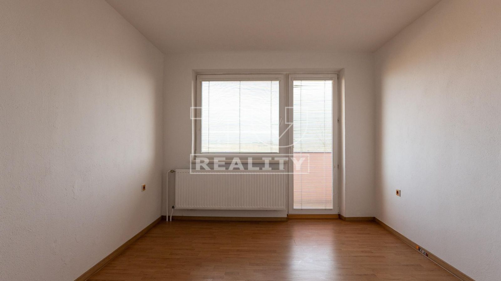 Na predaj 2 izbový byt 62 m2 v príjemnej časti  Veľkých Dvoran, okres Topoľčany