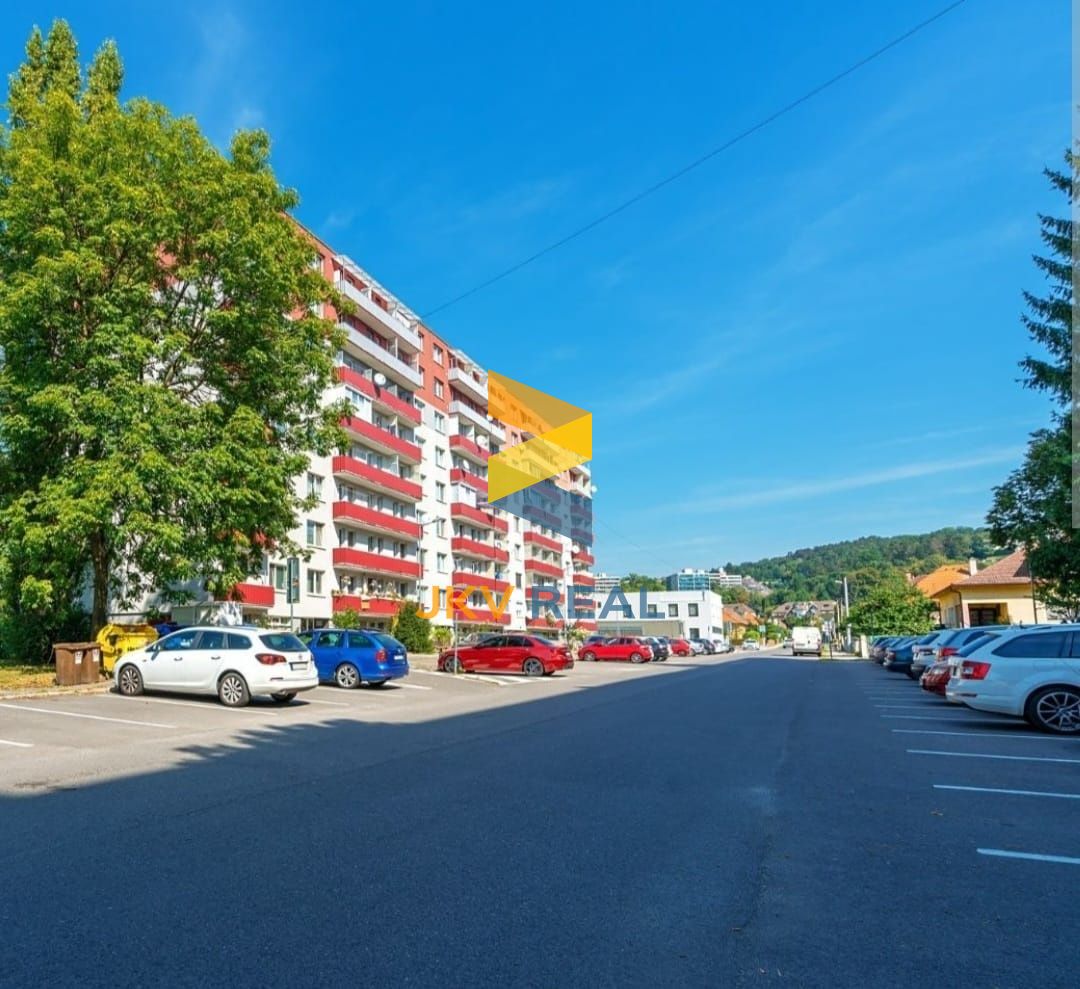 Ponúkame na predaj krásny 3 izbový byt v blízkosti centra Trenčín