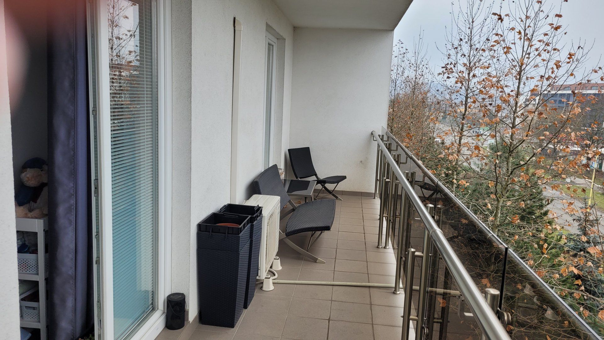 Na predaj 2-izbový byt s garážovým státím v bytovom komplexe Borovicový háj, Popradská ulica, Košice - Západ.