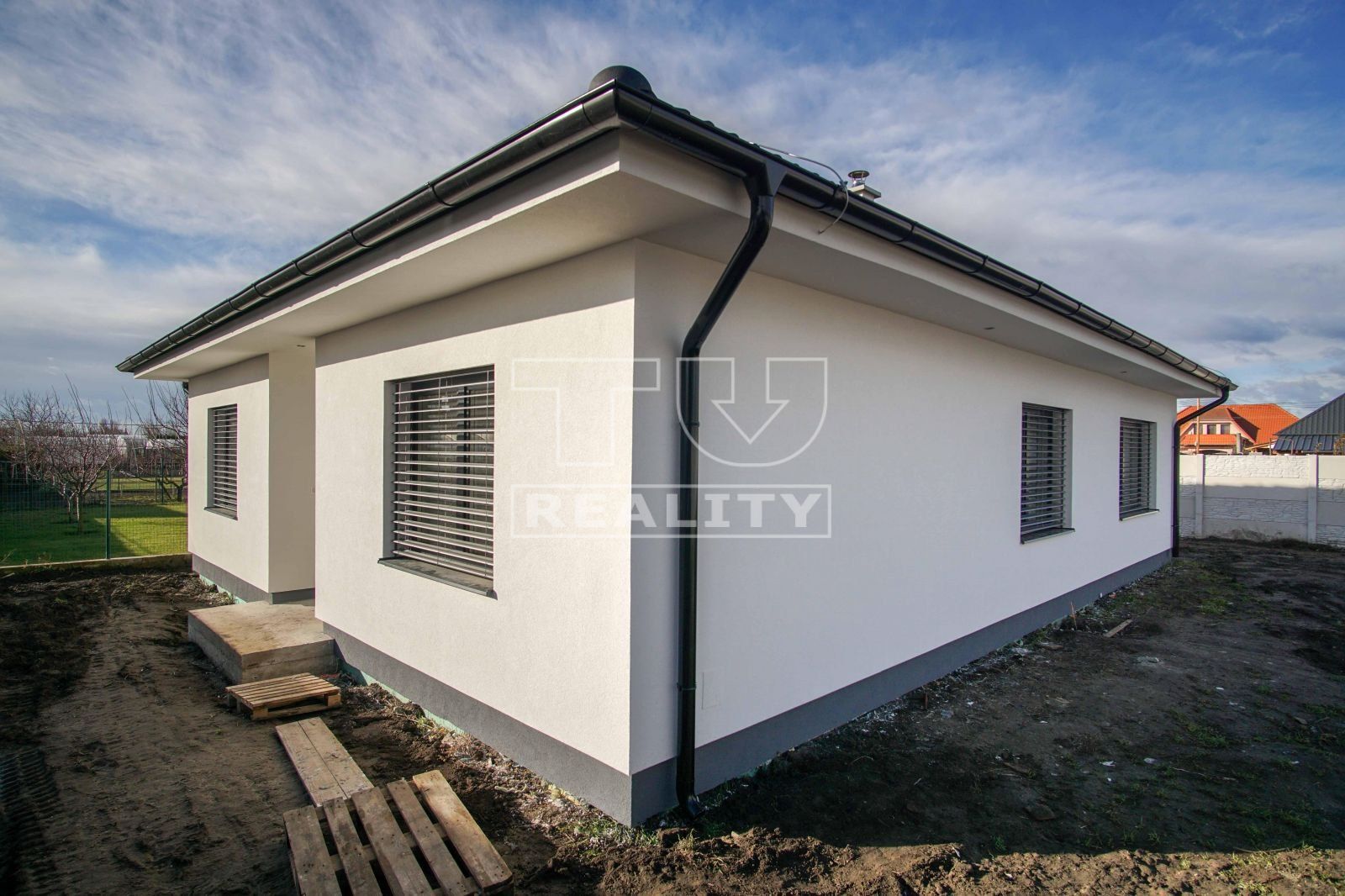 4-izbová novostavba rodinného domu s terasou, Nesvady, 472m2